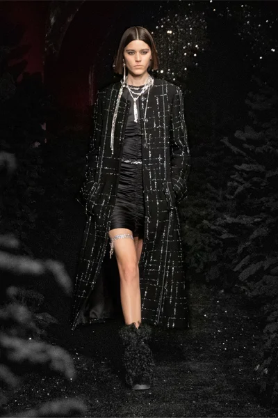 Look 8
